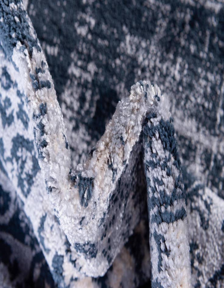 Detail image of  7' 10 x 7' 10 Estate Square Rug