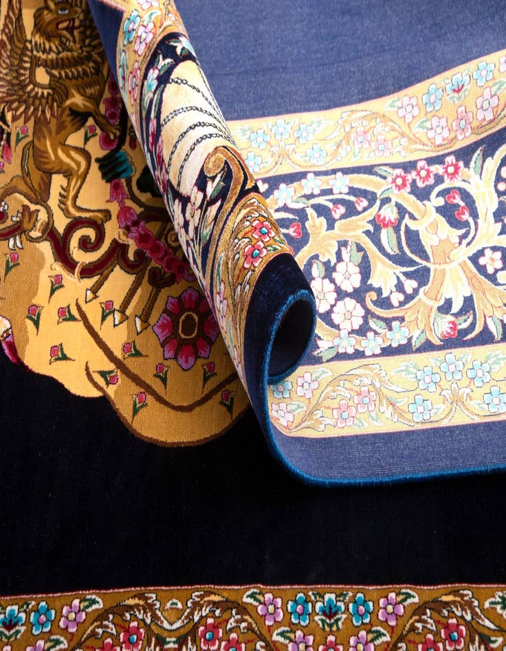 Detail image of  3' 3 x 3' 3 Ghom Design Square Rug