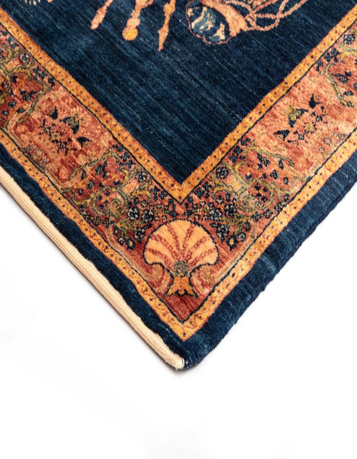 Detail image of  4' 4 x 4' 4 Luribaft Wool Square Rug