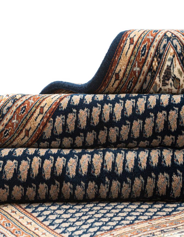 Detail image of  6' 7 x 6' 7 Mir Square Rug