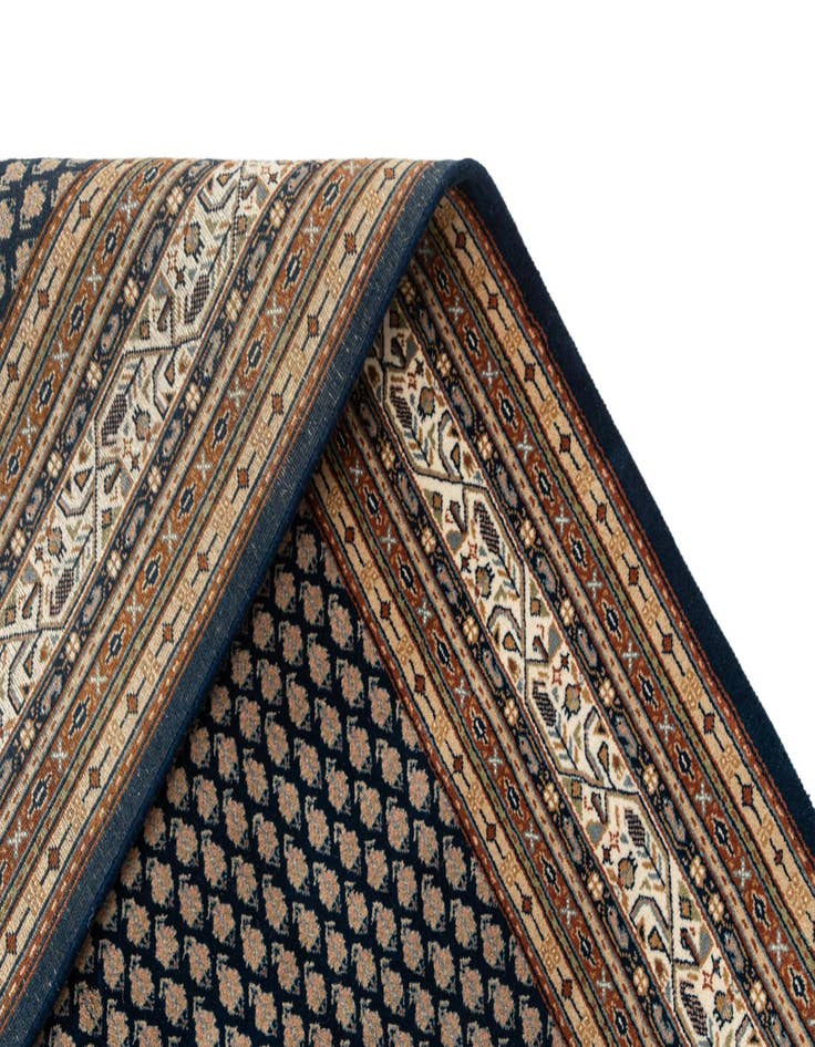 Detail image of  6' 7 x 6' 7 Mir Square Rug