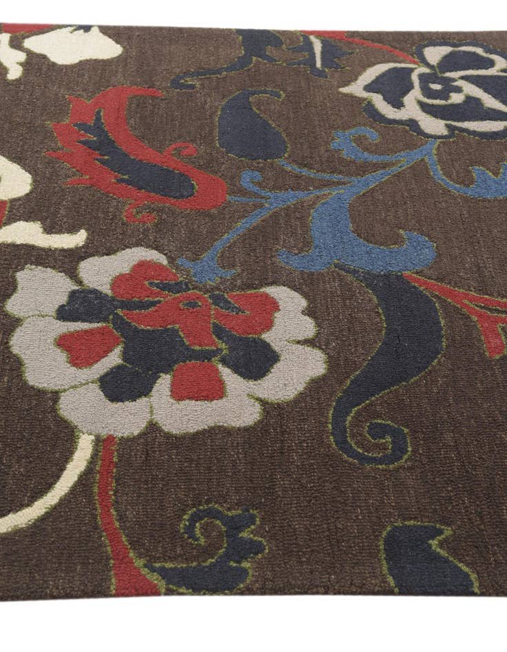 Detail image of  5' x 7' 10 Agra Wool Rug