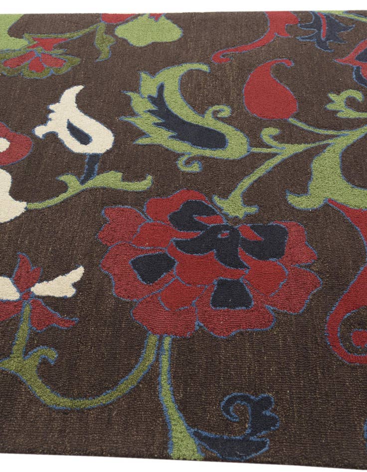 Detail image of  5' 1 x 8' Agra Wool Rug