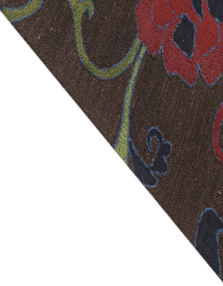 Detail image of  5' 1 x 8' Agra Wool Rug