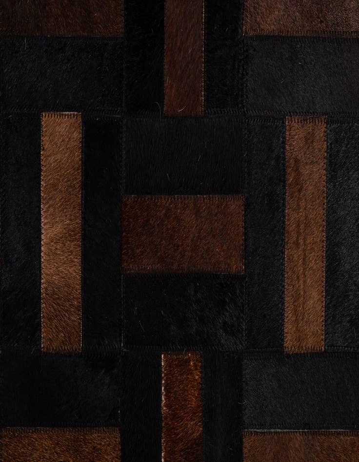 Detail image of  5' 2 x 8' Cowhide - Patchwork Rug