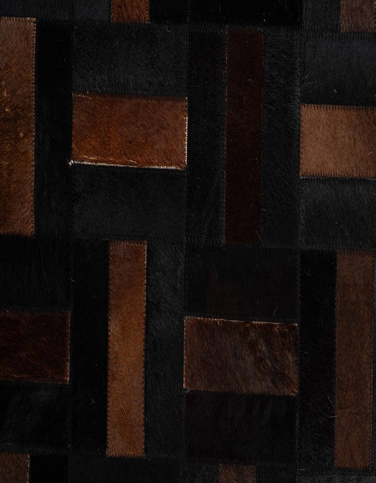 Detail image of  5' 3 x 8' Cowhide - Patchwork Rug