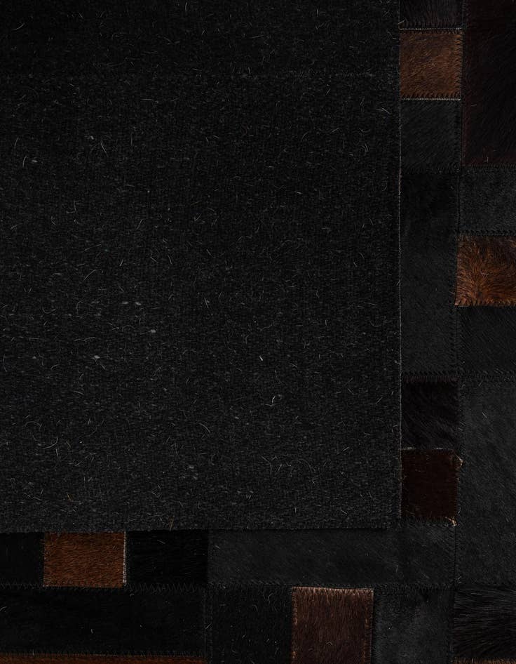 Detail image of  5' 3 x 8' Cowhide - Patchwork Rug