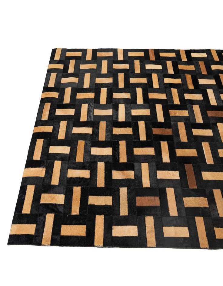 Detail image of  5' 1 x 8' Cowhide - Patchwork Rug