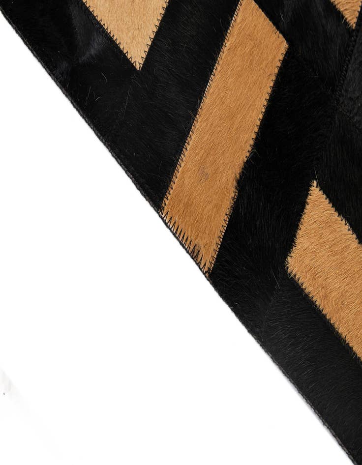 Detail image of  5' 1 x 8' Cowhide - Patchwork Rug