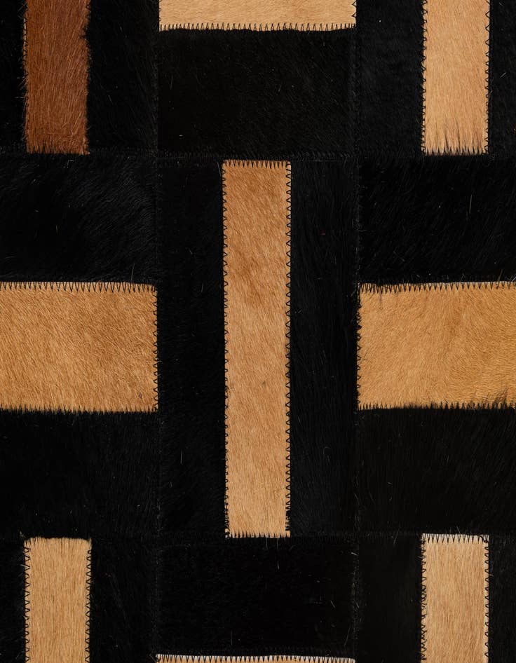 Detail image of  5' 1 x 8' Cowhide - Patchwork Rug