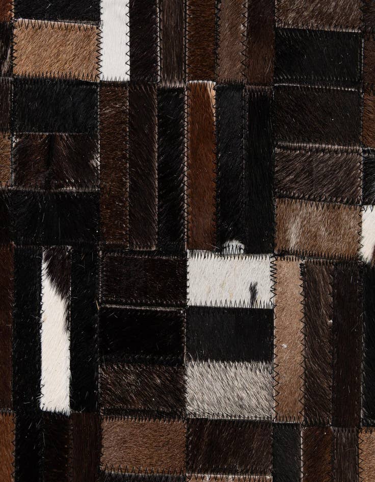 Detail image of  5' 1 x 8' Cowhide - Patchwork Rug