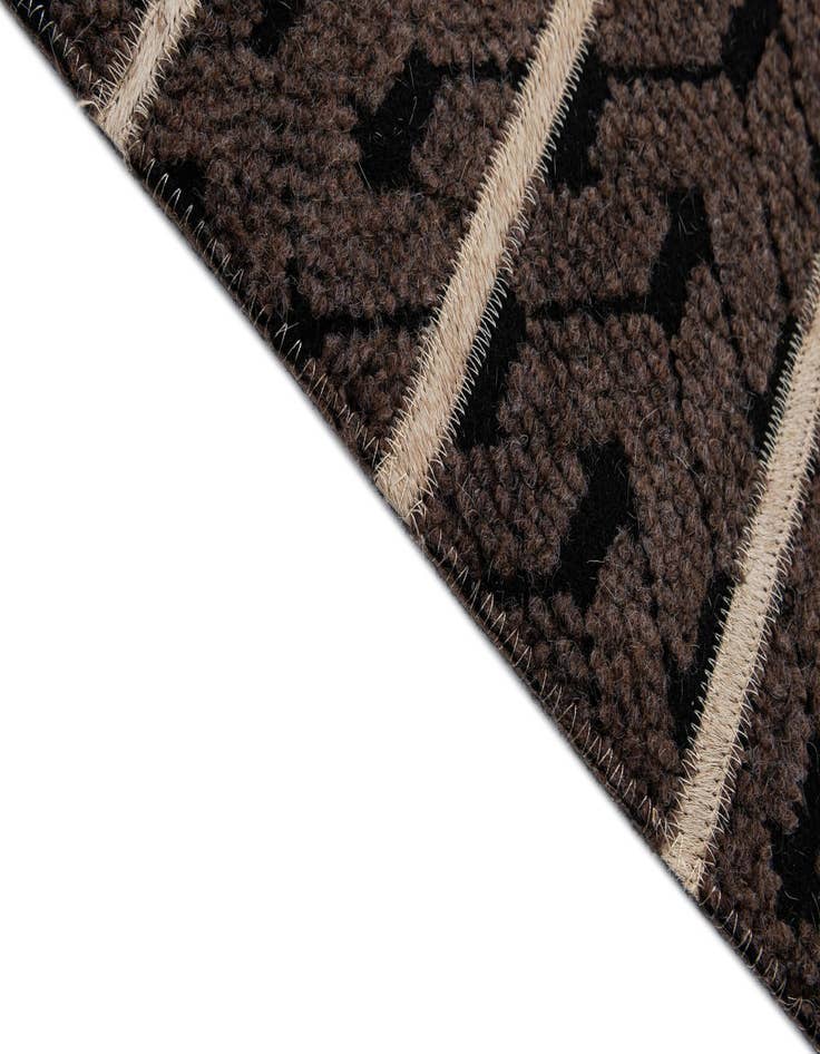 Detail image of  5' x 7' 8 Cowhide - Patchwork Rug