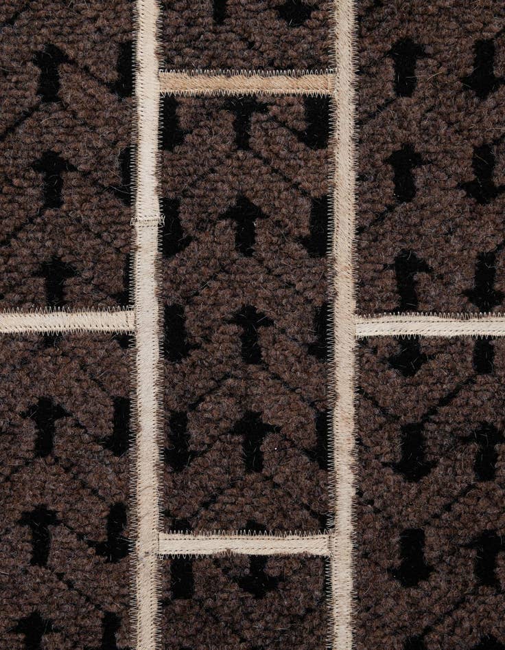 Detail image of  5' x 7' 8 Cowhide - Patchwork Rug