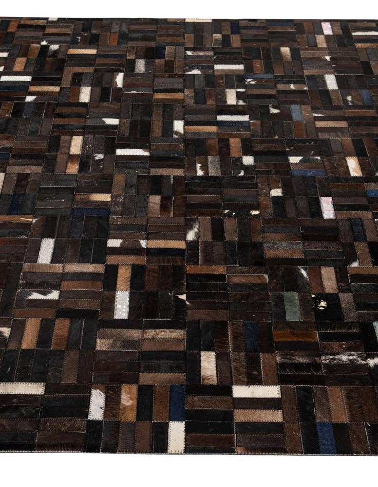 Detail image of  5' 1 x 8' Cowhide - Patchwork Rug