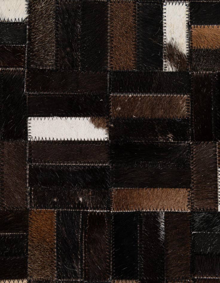 Detail image of  5' 1 x 8' Cowhide - Patchwork Rug