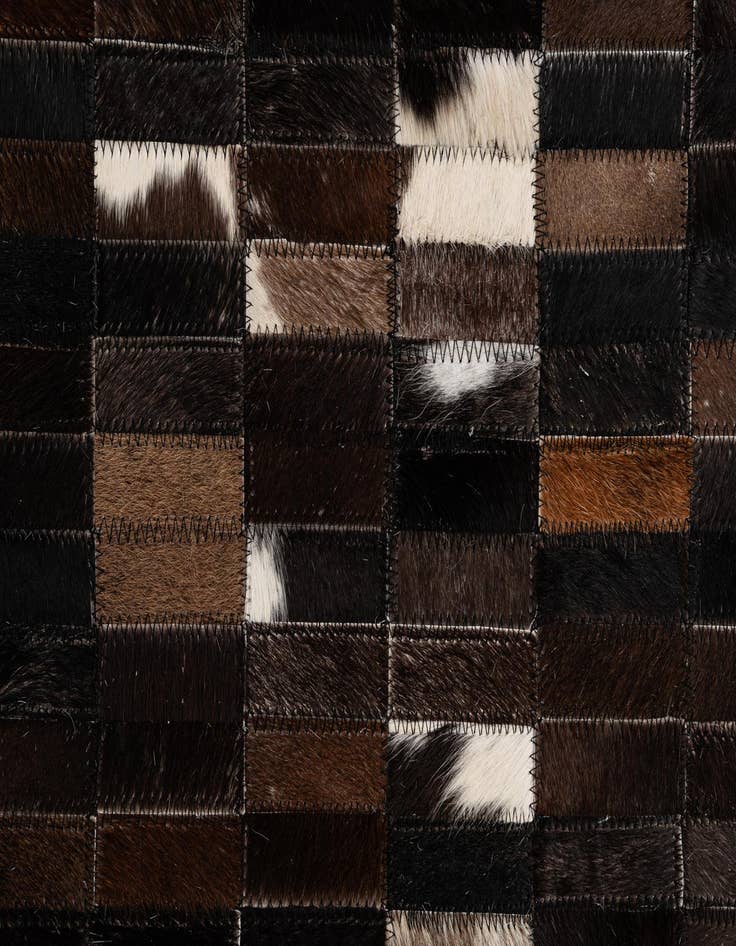 Detail image of  5' 2 x 8' Cowhide - Patchwork Rug
