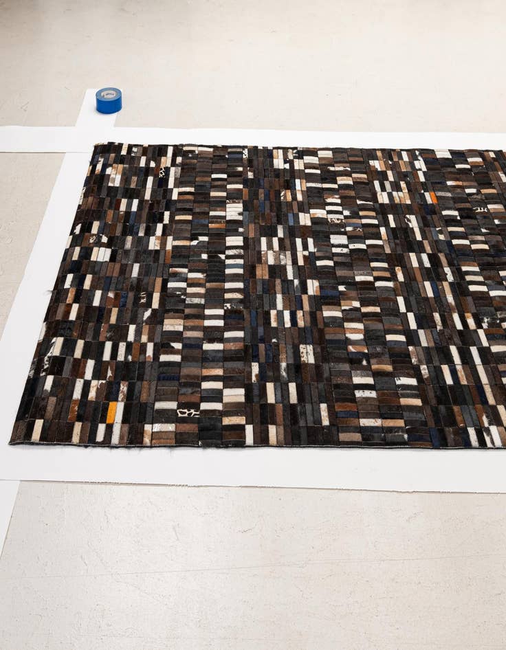 Detail image of  5' 1 x 8' Cowhide - Patchwork Rug