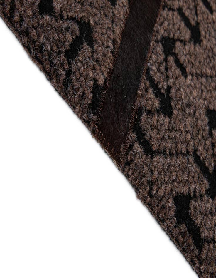 Detail image of  5' x 7' 11 Cowhide - Patchwork Rug