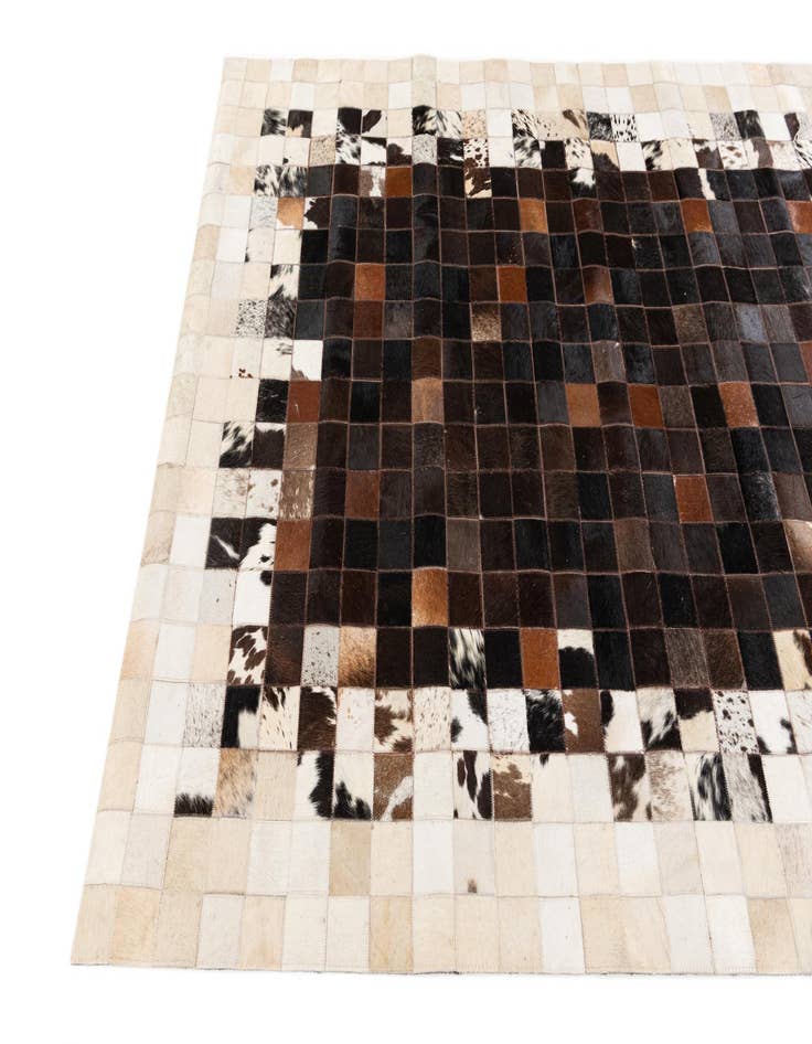 Detail image of  5' x 7' 10 Cowhide Stocks Rug