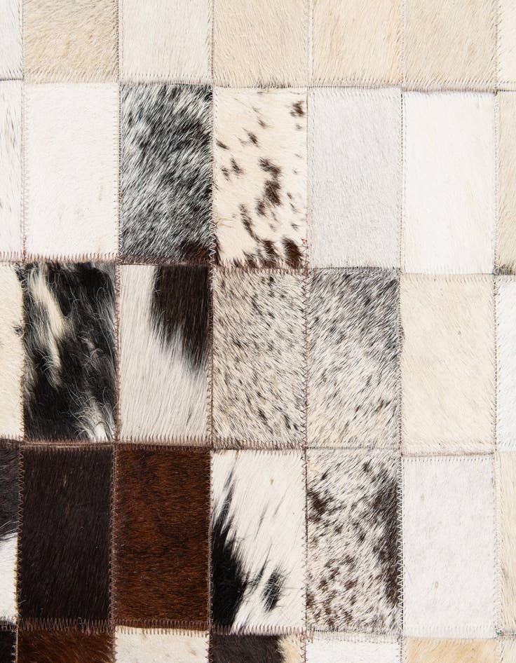 Detail image of  5' x 7' 10 Cowhide Stocks Rug