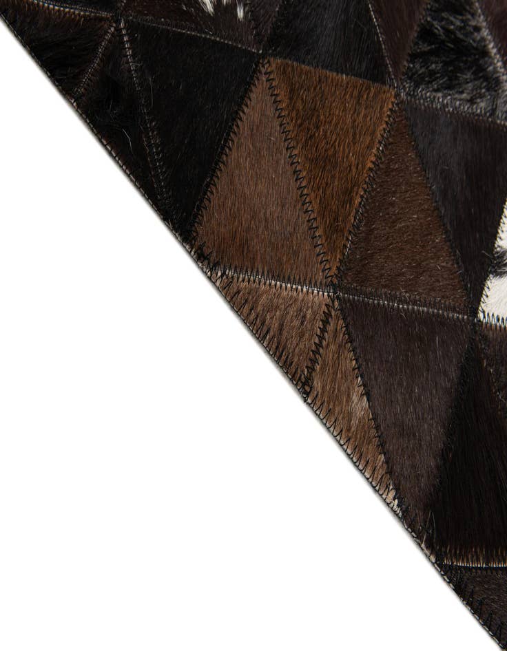 Detail image of  5' x 7' 10 Cowhide Stocks Rug