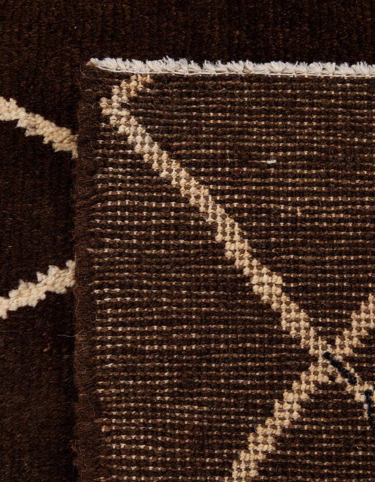 Detail image of  5' 6 x 7' 10  Hand Knotted Darya Wool Rug