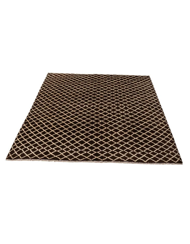 Detail image of  5' 8 x 7' 8  Hand Knotted Darya Wool Rug