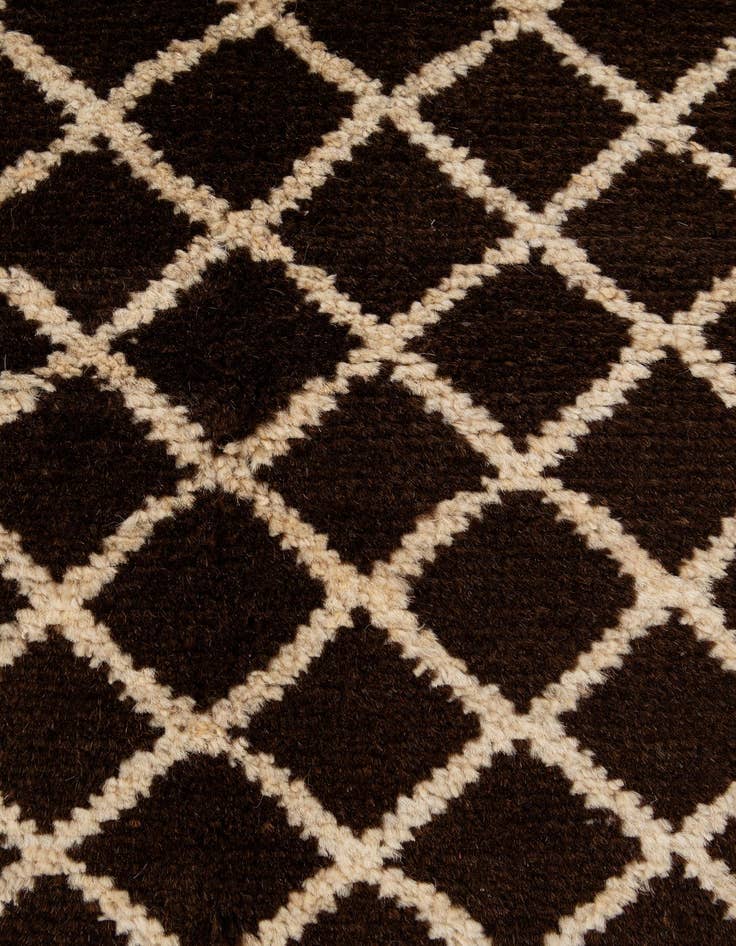 Detail image of  5' 8 x 7' 8  Hand Knotted Darya Wool Rug