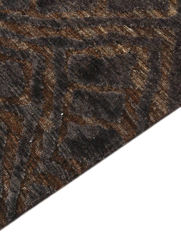 Detail image of  8' 3 x 10' 3  Hand Knotted Darya Wool Rug