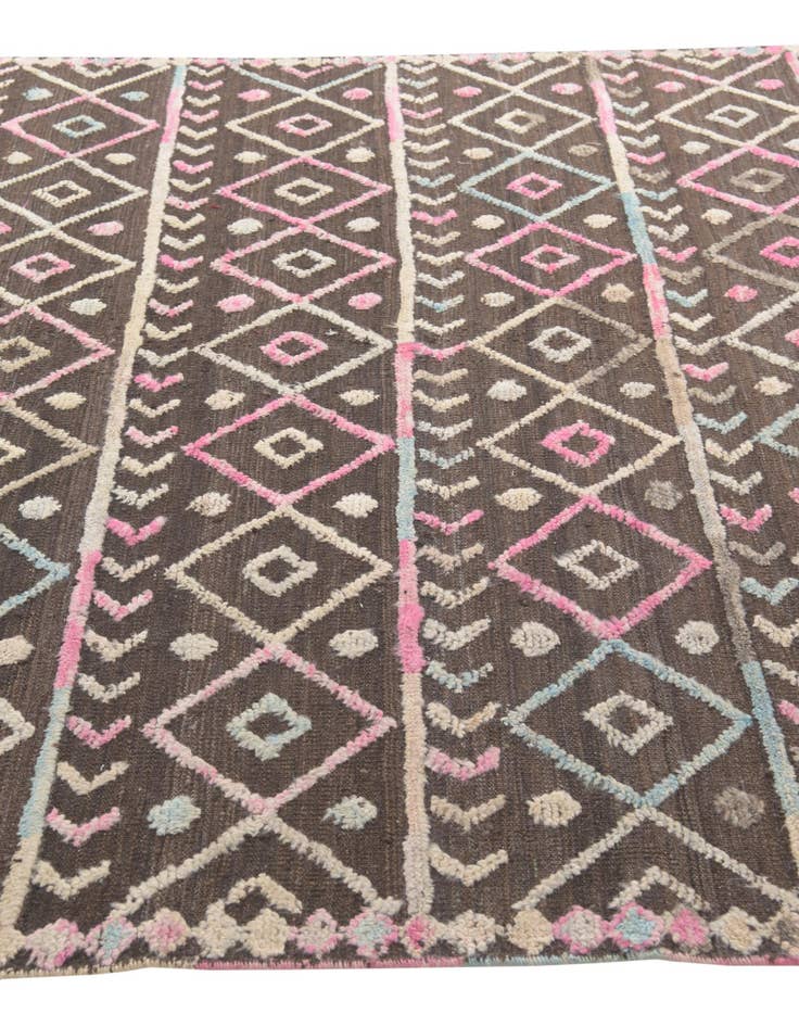Detail image of  6' 6 x 10' 2  Hand Knotted Darya Wool Rug
