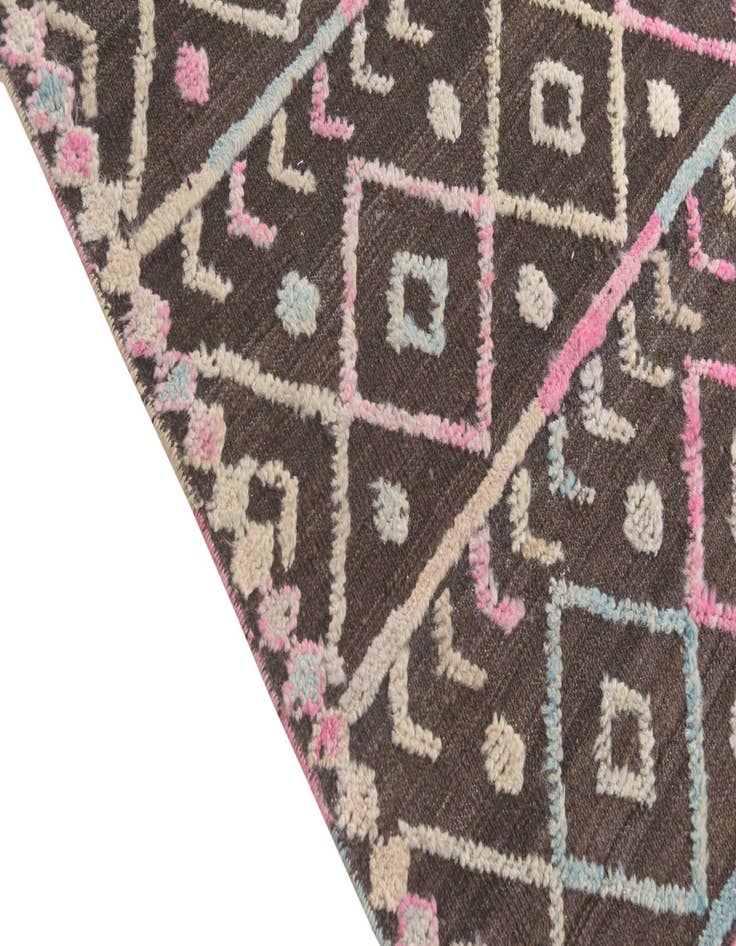 Detail image of  6' 6 x 10' 2  Hand Knotted Darya Wool Rug