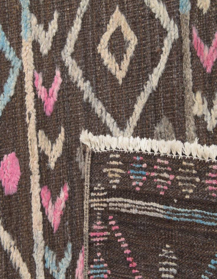 Detail image of  6' 6 x 10' 2  Hand Knotted Darya Wool Rug