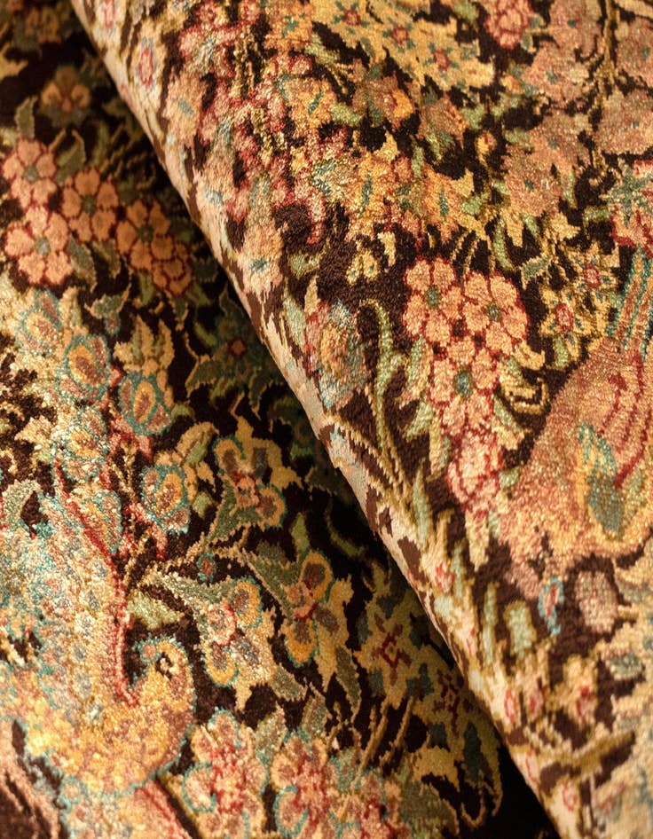 Detail image of  2' 8 x 4' Ghom Silk Rug