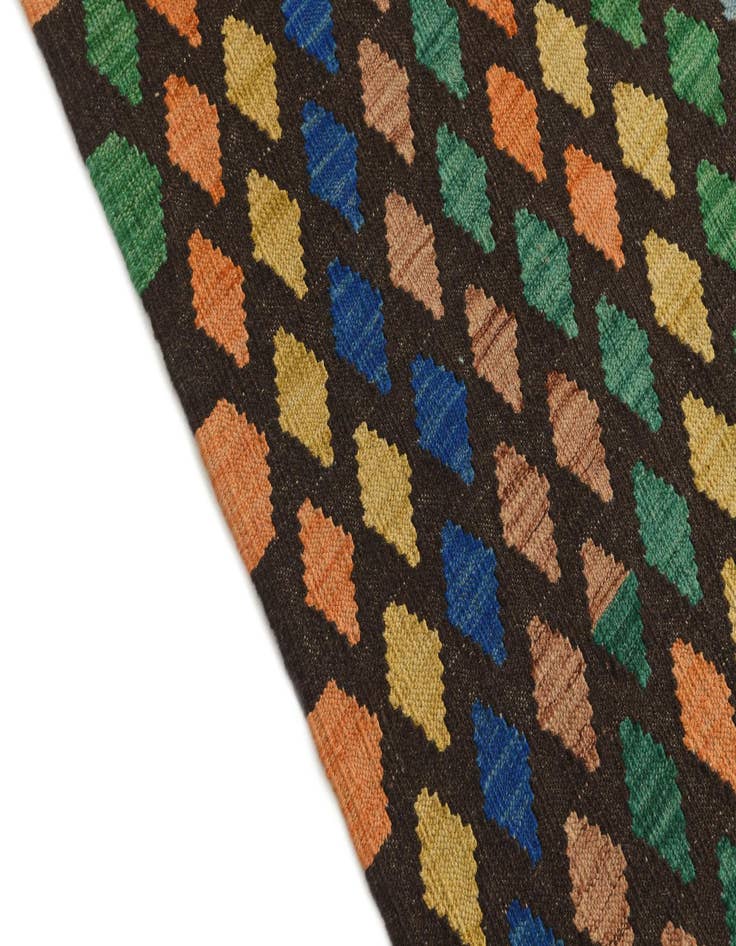 Detail image of  5' 8 x 7' 8  Hand Woven Kilim Modern Wool Rug