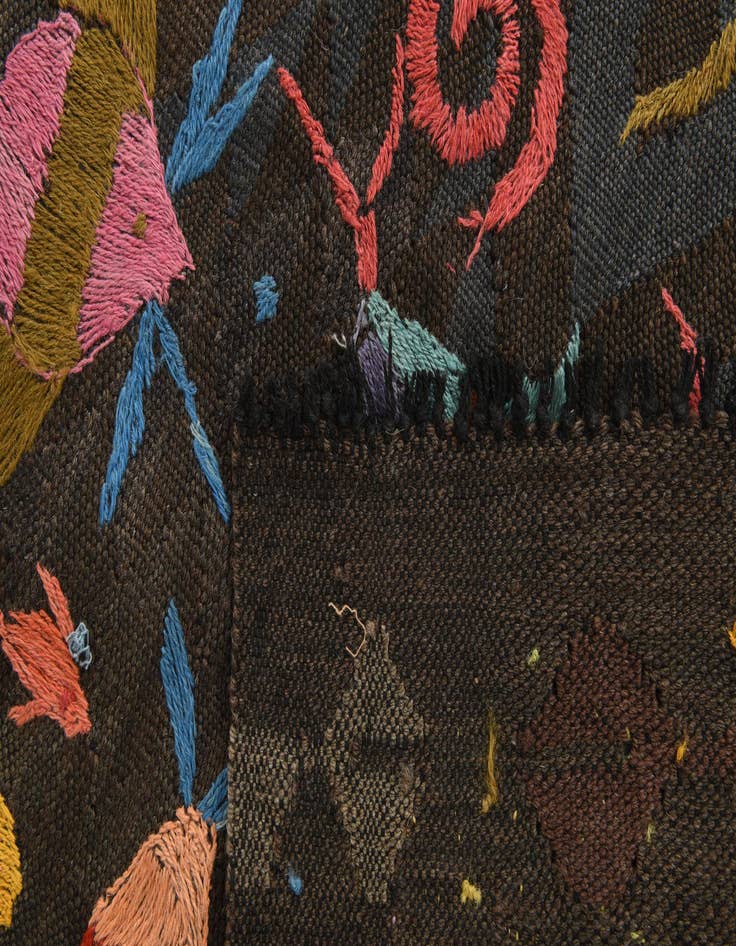 Detail image of  5' 4 x 7' 8  Hand Woven Kilim Suzani Wool Rug