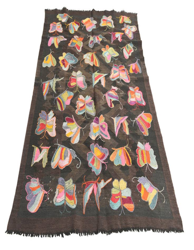 Detail image of  4' 4 x 6' 5  Hand Woven Kilim Suzani Wool Rug