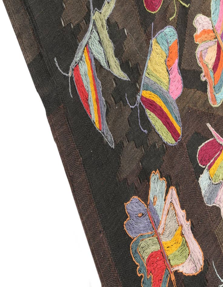 Detail image of  4' 4 x 6' 5  Hand Woven Kilim Suzani Wool Rug