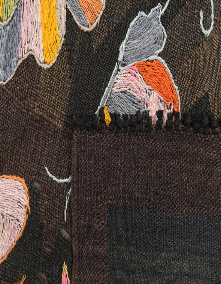 Detail image of  4' 4 x 6' 5  Hand Woven Kilim Suzani Wool Rug