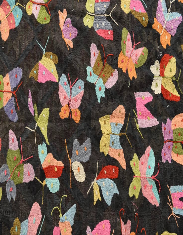 Detail image of  6' 5 x 9' 4  Hand Woven Kilim Suzani Wool Rug