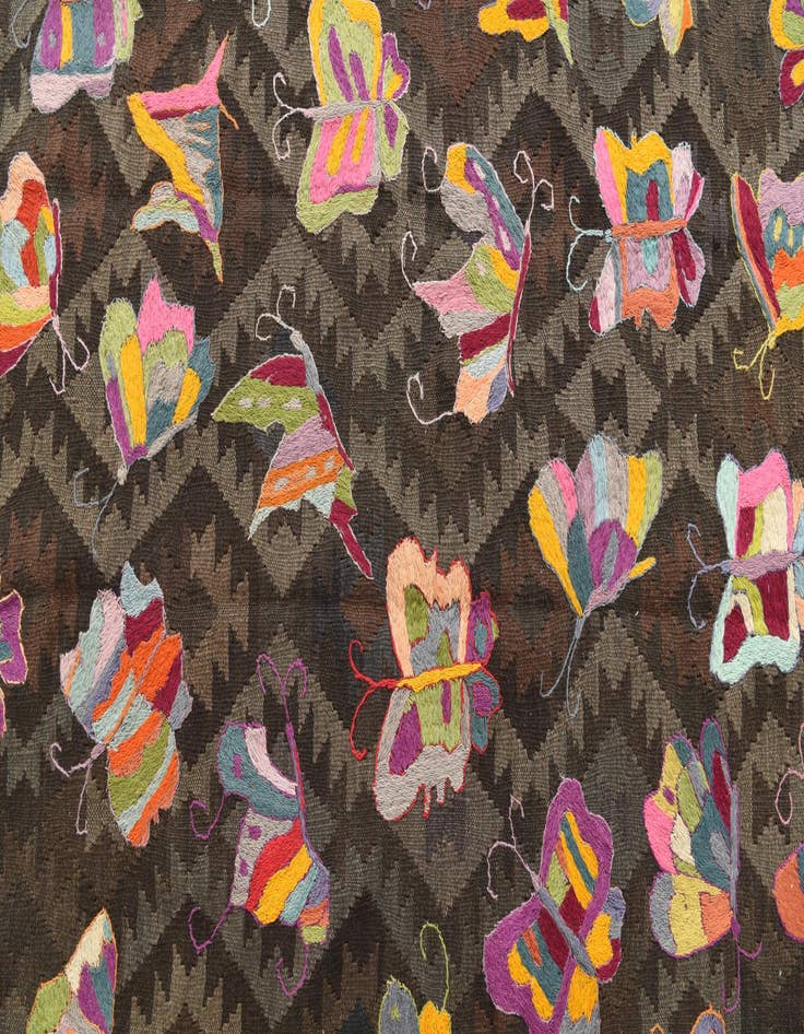 Detail image of  6' 5 x 9' 3  Hand Woven Kilim Suzani Wool Rug