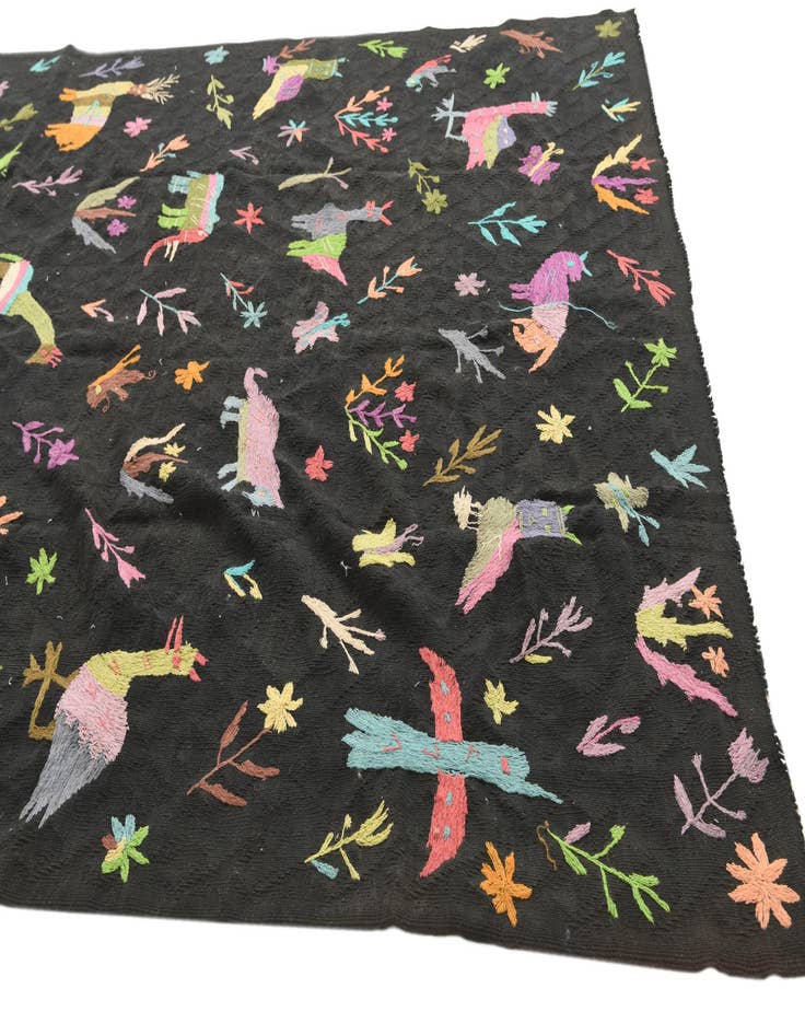 Detail image of  6' x 9' 5  Hand Woven Kilim Suzani Wool Rug