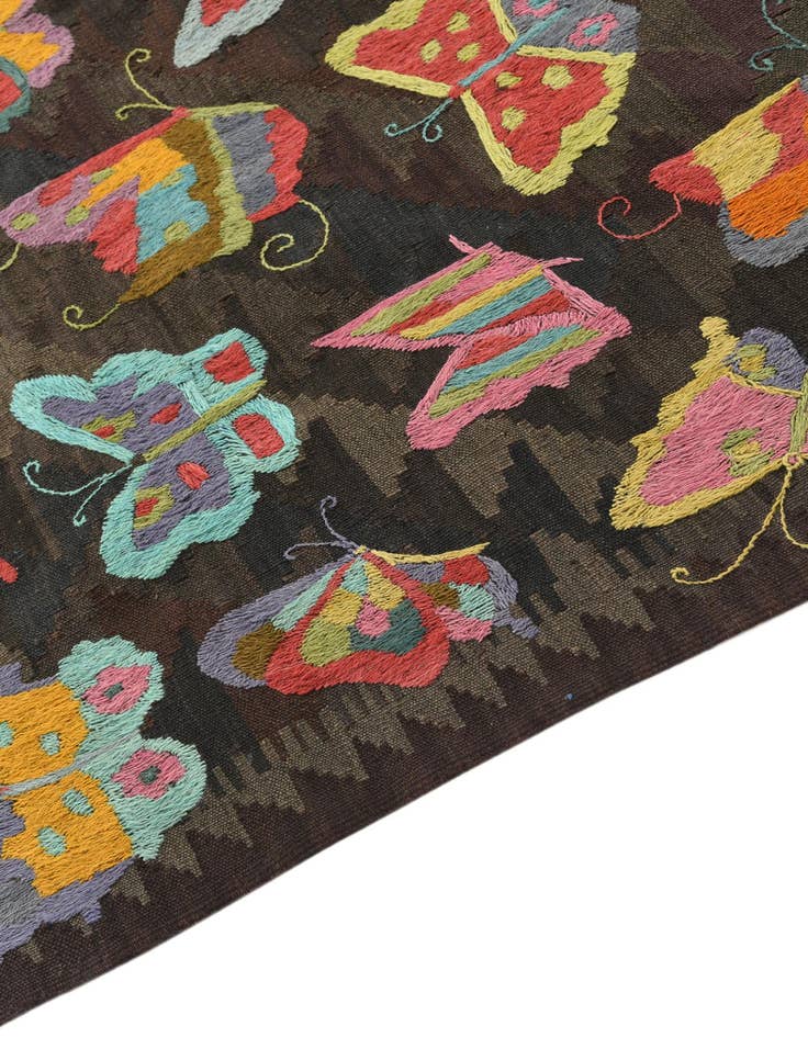 Detail image of  5' 3 x 6' 3  Hand Woven Kilim Suzani Wool Rug