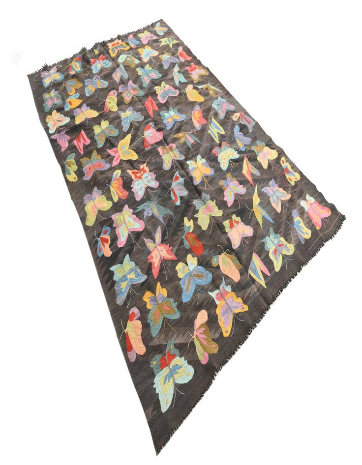 Detail image of  5' 4 x 8'  Hand Woven Kilim Suzani Wool Rug