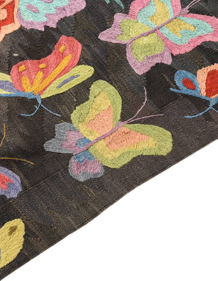 Detail image of  5' 4 x 8'  Hand Woven Kilim Suzani Wool Rug