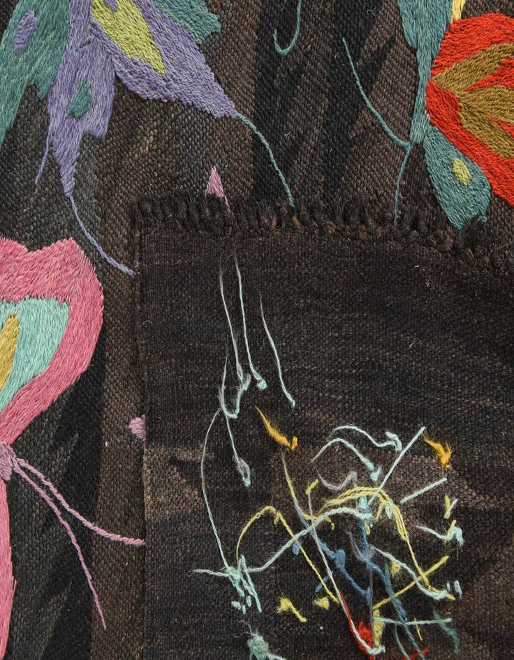 Detail image of  5' 4 x 8'  Hand Woven Kilim Suzani Wool Rug