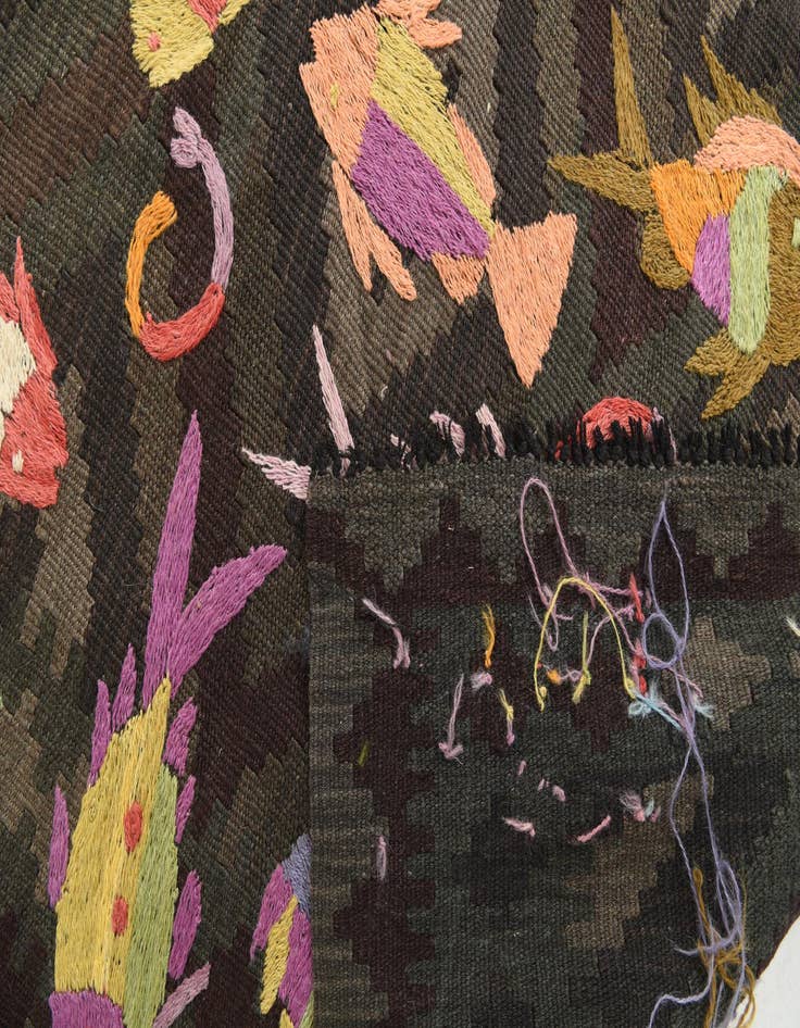 Detail image of  4' 10 x 6' 2  Hand Woven Kilim Suzani Wool Rug