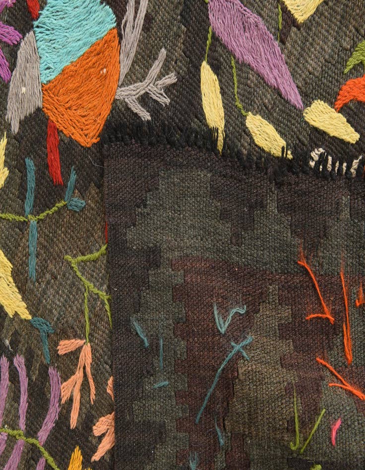 Detail image of  4' 9 x 6' 6  Hand Woven Kilim Suzani Wool Rug