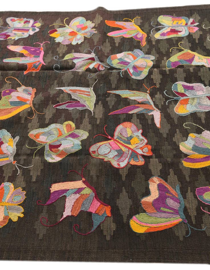 Detail image of  4' 8 x 6' 8  Hand Woven Kilim Suzani Wool Rug