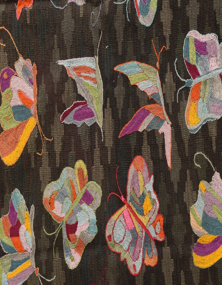 Detail image of  4' 8 x 6' 8  Hand Woven Kilim Suzani Wool Rug