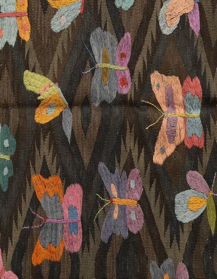 Detail image of  5' 5 x 8'  Hand Woven Kilim Suzani Wool Rug